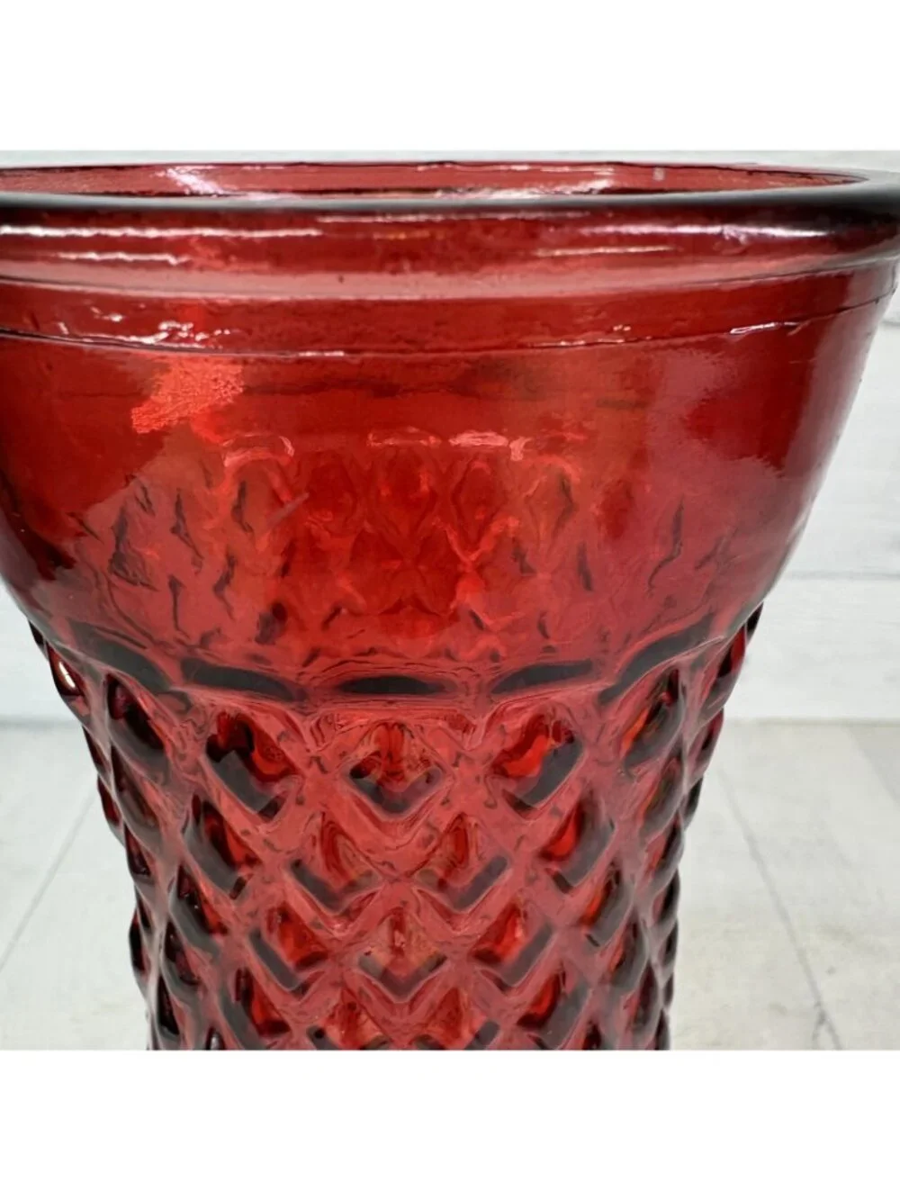 Ruby Red 993# Criss Cross Diamond Design 8.5